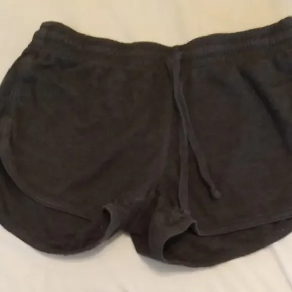 Colosseum Women's Medium Cozy Dark Gray Lounge Shorts. Atleisure.