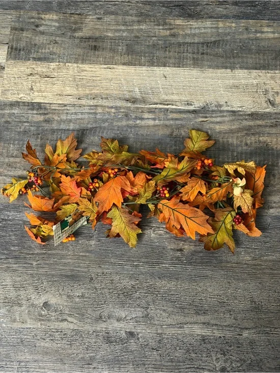 Lifelike Autumn Maple Leaf Garland in Orange and Gold