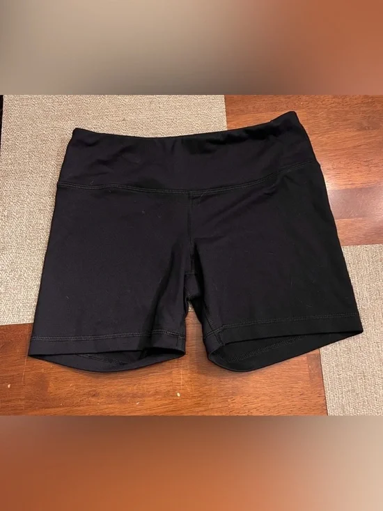 90‎ Degree shorts