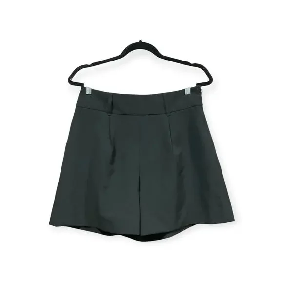 White House Black Market The 5” Short Women 8 Black