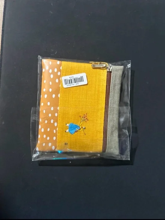 Korean Folk Art Embroidered Hanbok Girl Zipper Pouch Mini Clutch