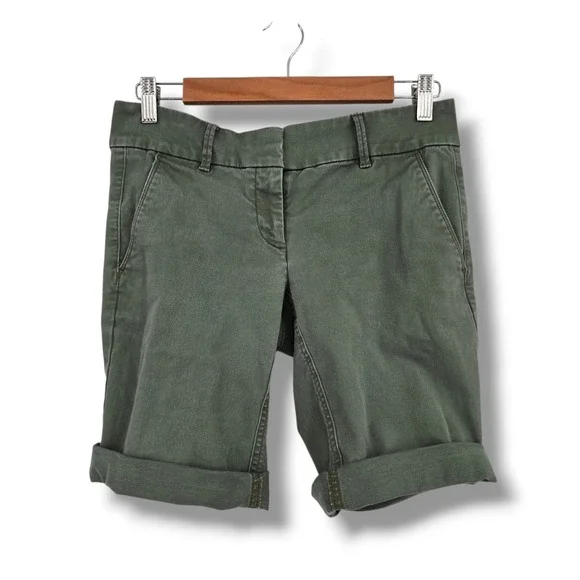LOFT Outlet Womens Size 2 Bermuda Roll Shorts Olive Green Cuffed Twill Chino