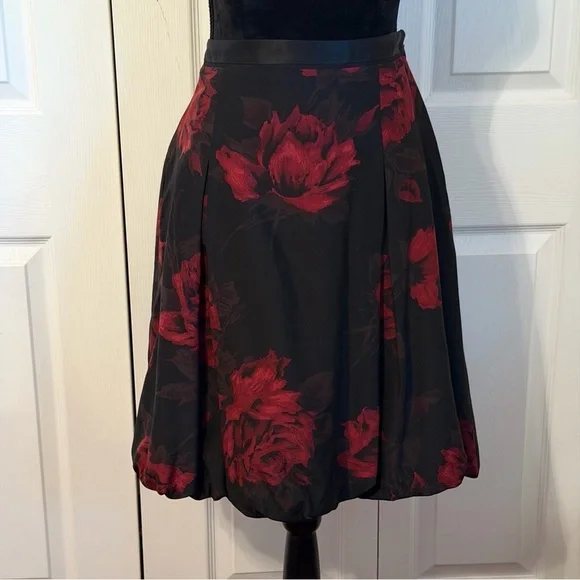 Ann Taylor Skirt Womens 2P Black Red Dark Floral Bubble Hem Silk Wool Whimsigoth