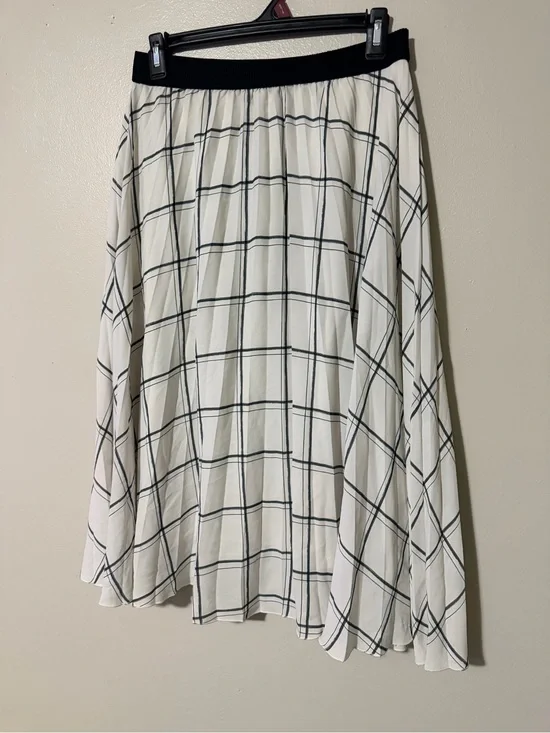 H&M Black and White Windowpane Skater Skirt