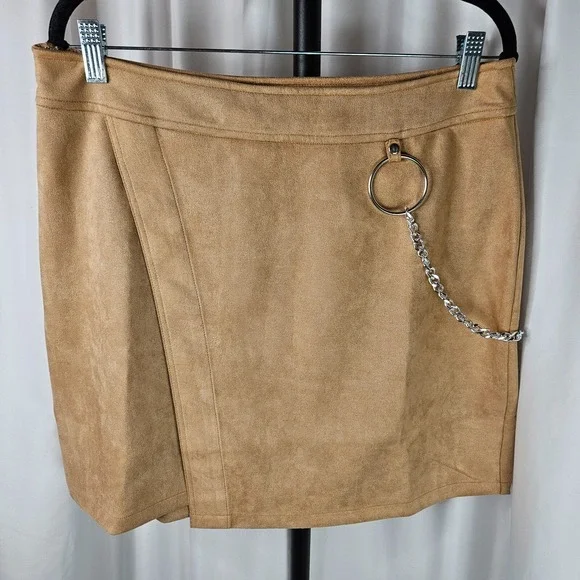 NWT's Soncy size 0 (14w?) faux wrap lined suede‎ skirt w/ chain Y2K Indie Grunge