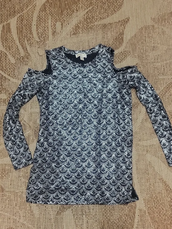 Cold-Shoulder Black & White Patterned Long Sleeve Top