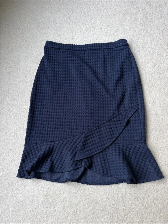 Banana Republic flounce hem pencil skirt