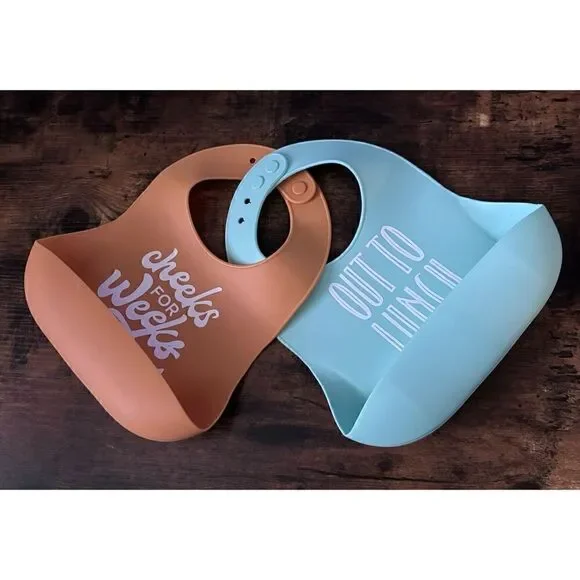 Bella Tunny Wonder Bib - Out to Lunch/ Cheeks for Weeks/ New