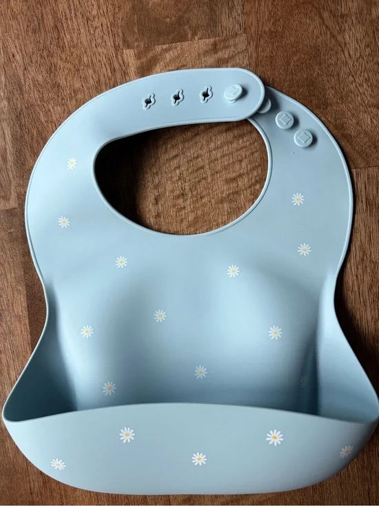 NEW Mushie Adjustable Silicone Baby Bibs in Blue Daisy & Cream Floral (set of 2)