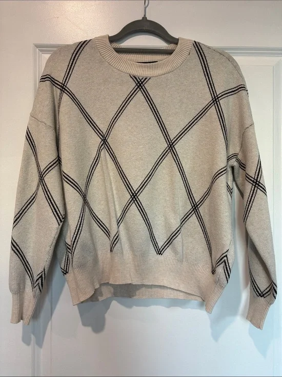 Tahari Cream Crewneck Sweater with Black Diamond Stripe