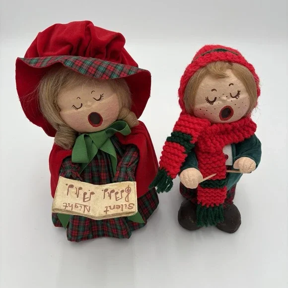 Christmas Carolers Handmade Dolls Peggy Clark‎ Signed 2-Piece 1988