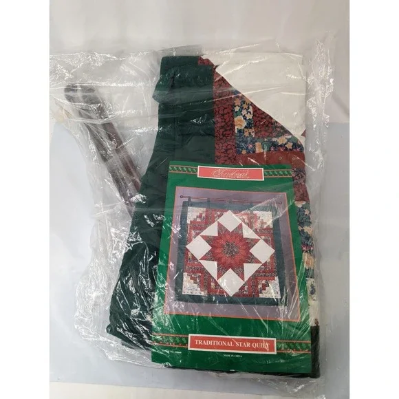 Christmas Around‎ the World Traditional Star Quilt Wall Hanging About 32x34 Inch