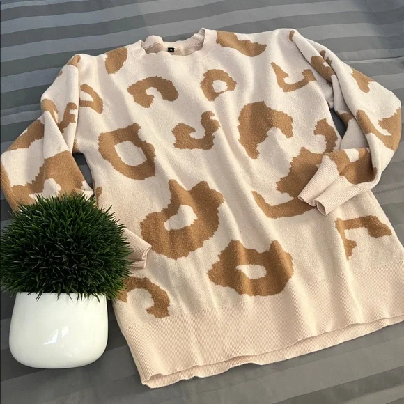 Oversized Sweater Animal Print Beige and Brown Leopard Patterned