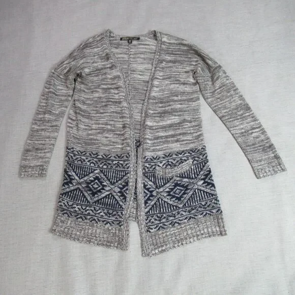 Gypsies & Moondust Cardigan Sweater Womens Size M Gray Aztec Open Front Cozy
