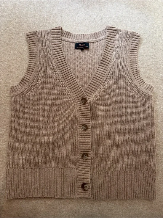 Quince Mongolian Cashmere Fisherman’s Vest in Oatmeal