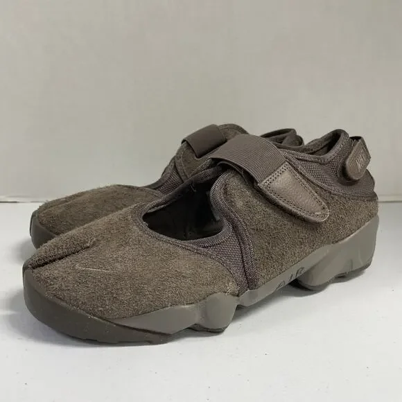 Nike Air Rift Ironstone HQ1474 002 Size 9 Women Brown Tabi Sneaker Jane Style