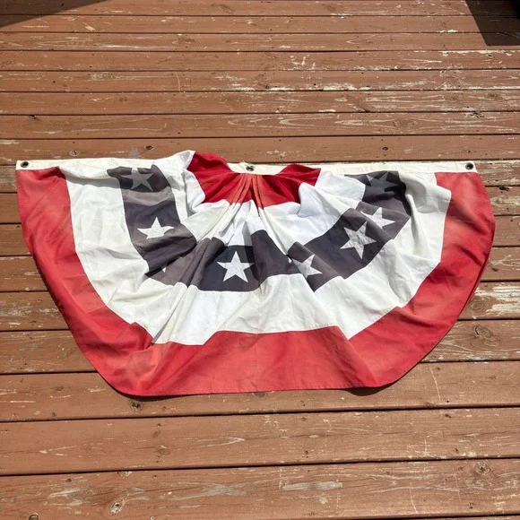 Vintage Pleated Fan Flag Bunting Unisex 68x36 Red White Blue Patriotic Decor‎