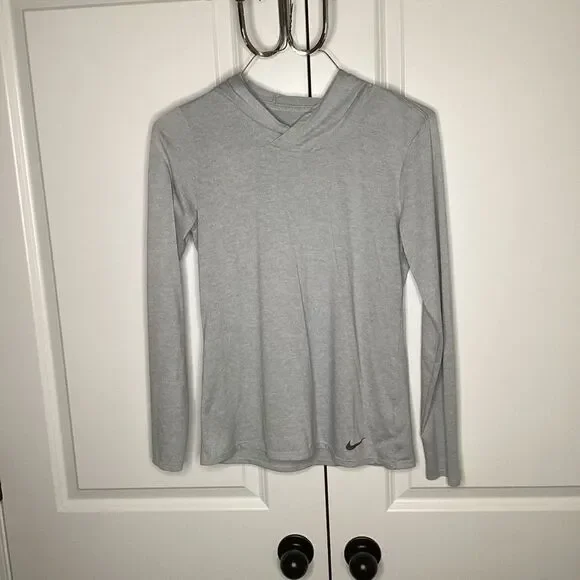 EUC Ladies Nike‎ Drifit Long Sleeved Hoodie
