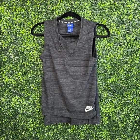 Nike work out  top EUC‎