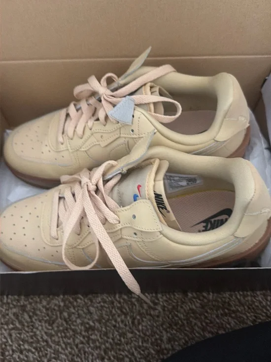 Nike Women’s Air Force 1 Fontanka