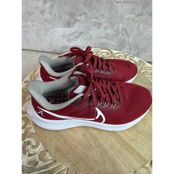 Nike Air Zoom Pegasus‎ 39 Alabama Crimson Tide Red White DR1960-600 Mens 5.5