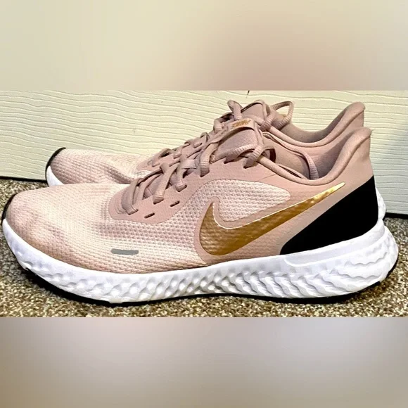 NIKE Revolution Running Sneakers Ladies Sz 10 Pink 2020 Very Good Condition