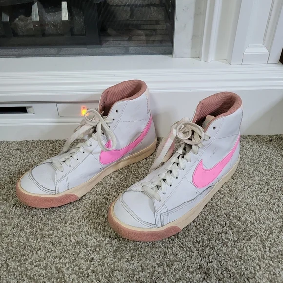 Nike Blazer Mid '77 Sneakers White/Guava Ice/Jade Ice/ Girls Sz 6Y Or  Women 7.5