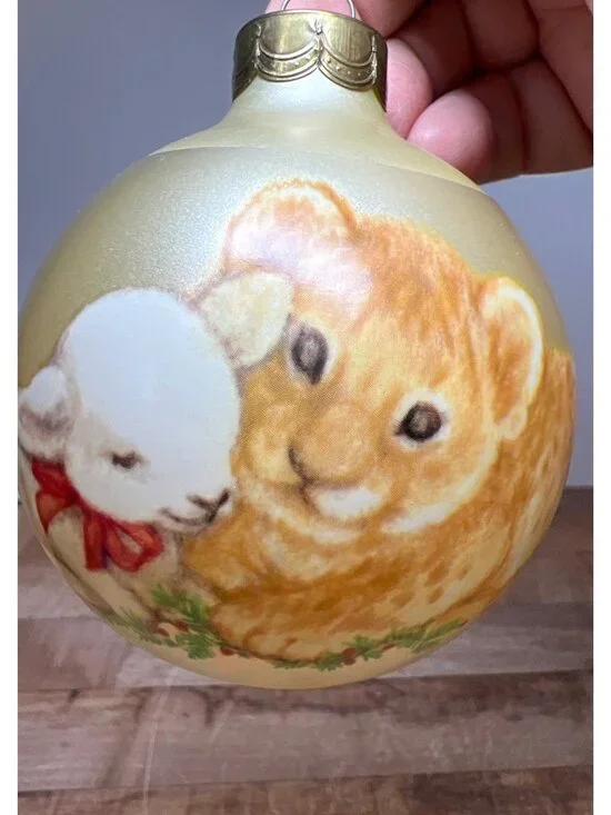 Lion & Lamb Christmas Ornament 1990 By Spoontiques Matte Finish Gold & Red Scrip