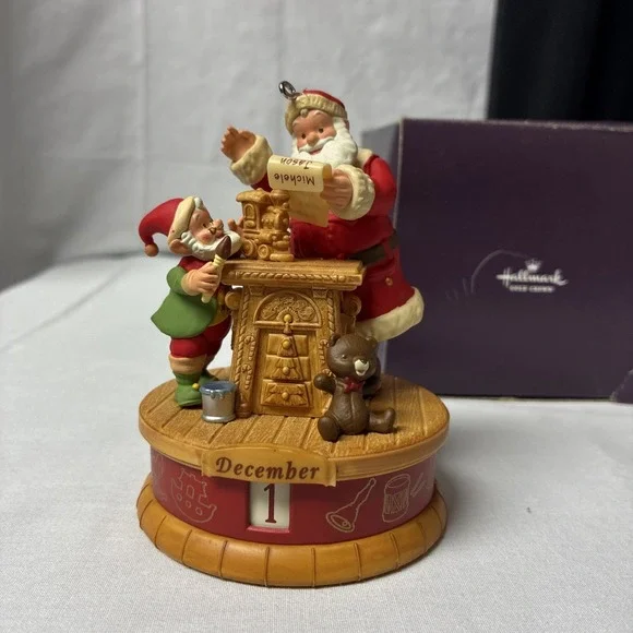 Hallmark Twas The Month Before Christmas Ornament QXG4719 Santa 2011 Works