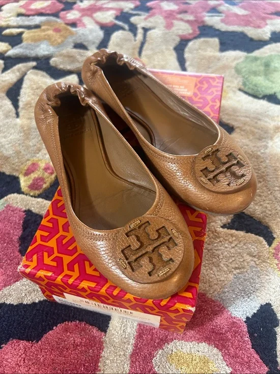 Tory Burch Tan Pebbled Leather Logo Ballet Flats