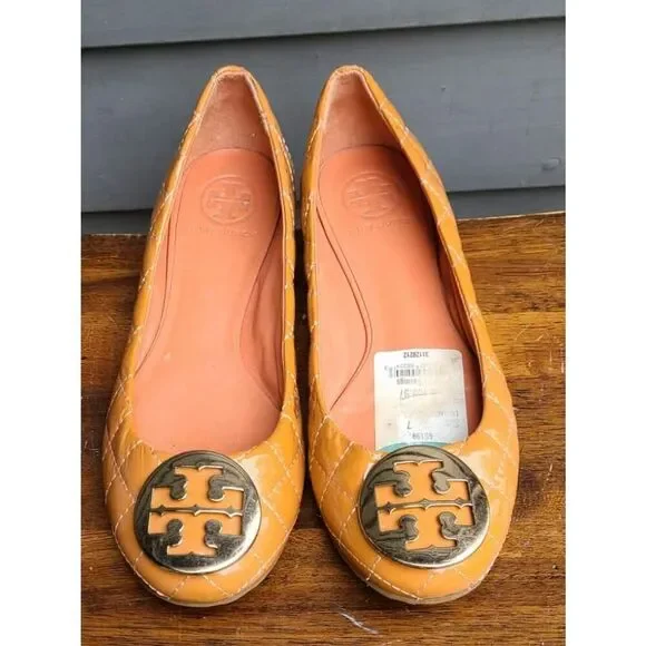 Tory Burch Reva Peach Quilted Patent Leather Flats size 7 NWT stained