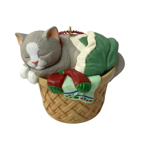 Hallmark Ornament 1998 Cat Naps 5th Final Series Sleeping Kitten Pet Parent Gift