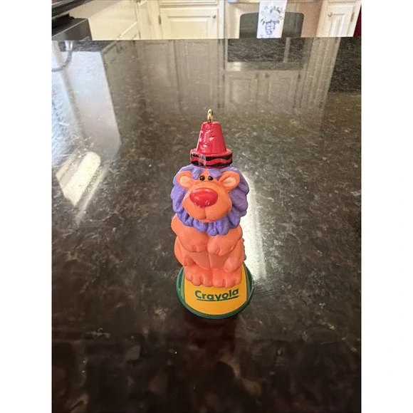 2000 Hallmark King of the Ring Crayola Crayons Keepsake Christmas Ornament