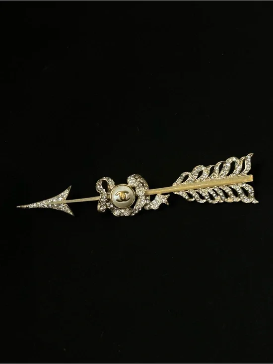 CHANEL Gold and Pearl Crystal Arrow Brooch