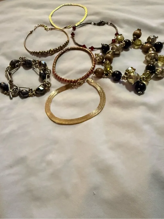 Vintage Women's Fashion Mixed Lot 7 Bracelets