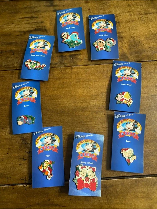 Disney Puzzle Piece Christmas Wreath Set Holiday Character Pin Set -