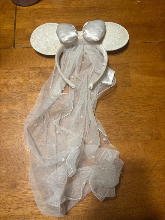 Disney Bridal fairytale Wedding White pearl Minnie Ears Headband Tulle Veil