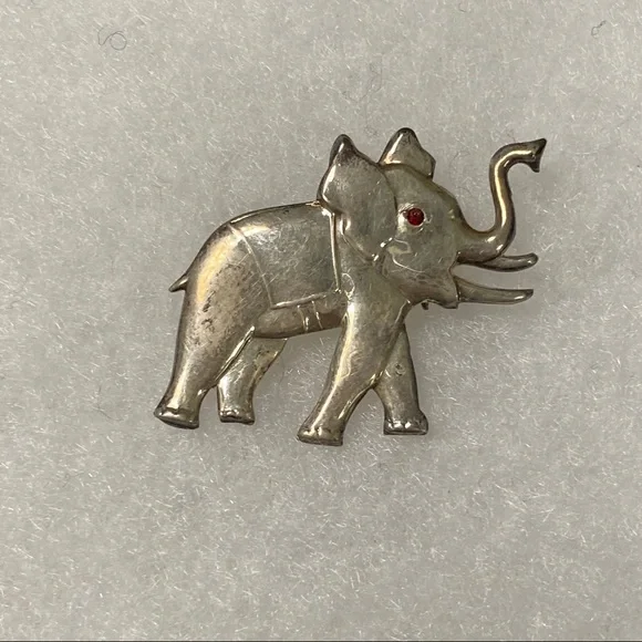 BROOCH PIN STERLING SILVER VINTAGE ELEPHANT RED EYE TRUNK UP