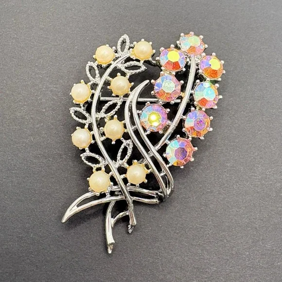 Vintage Coro Floral Pink Aurora Borealis Crystal Faux Pearl Silver‎ Tone Brooch
