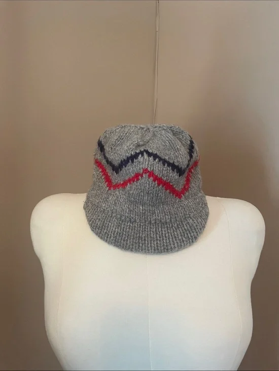 Obey Grey Knit Bucket Hat wRed & Navy Chevron -snowboarding \ skiing 100% wool