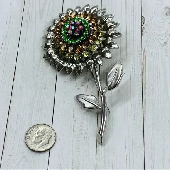 Crystal Flower Brooch‎