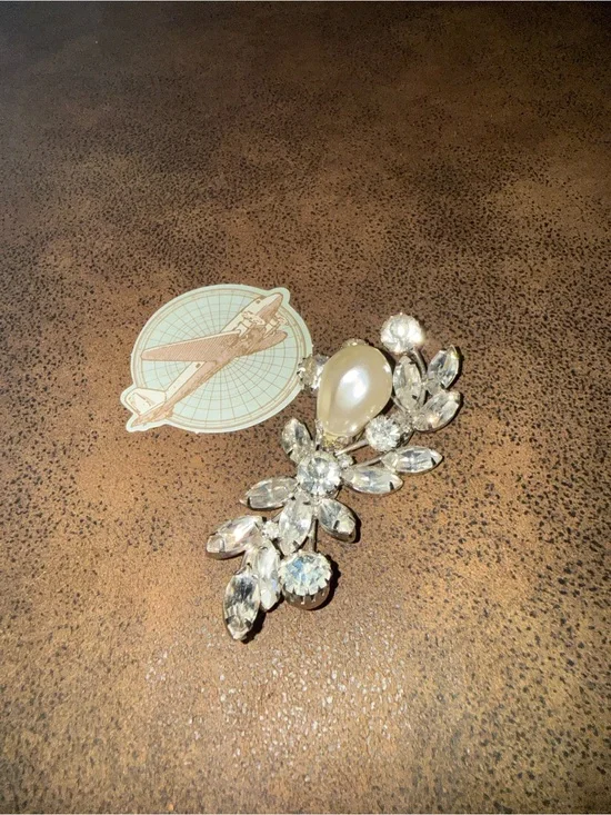 Crystal and Pearl Teardrop Brooch - Clear