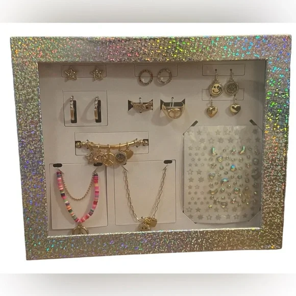 12 piece holographic jewlery set... 12‎ days of smiles