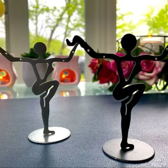 ✨A Pair Of Woman Dancing 💃🏻  Silhouette 👤 Earrings Display/Storage✨