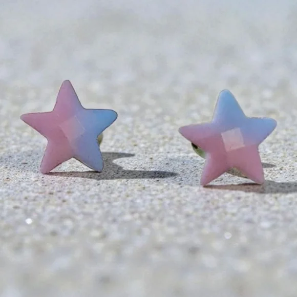 🔴5/$25 🔴Star-Shaped Pink and Blue Earrings