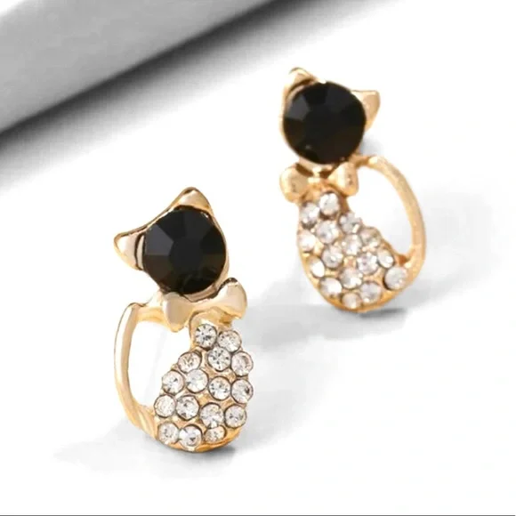 Cat Stud Earrings Pave Design Black Stone