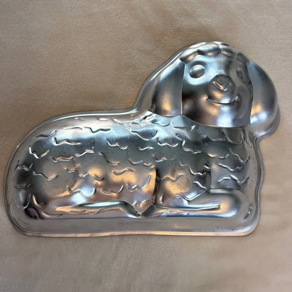 NEW Vintage WILTON Silver Holiday Lamb Cake Pan