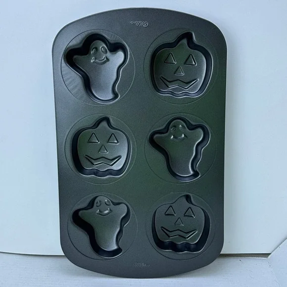 Wilton Mini Cake Tin Halloween 6 Cakes Ghost & Jack-O-Lantern