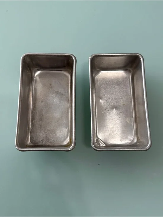Aluminum mini loaf pans