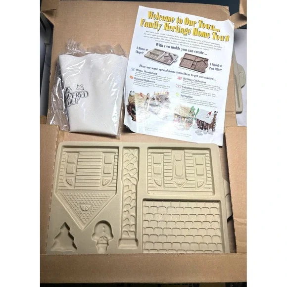 Pampered Chef Family Heritage Stoneware Gingerbread House Kit 1800 Made in USA